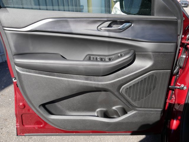 New 2025 Jeep Grand Cherokee L Altitude image 13