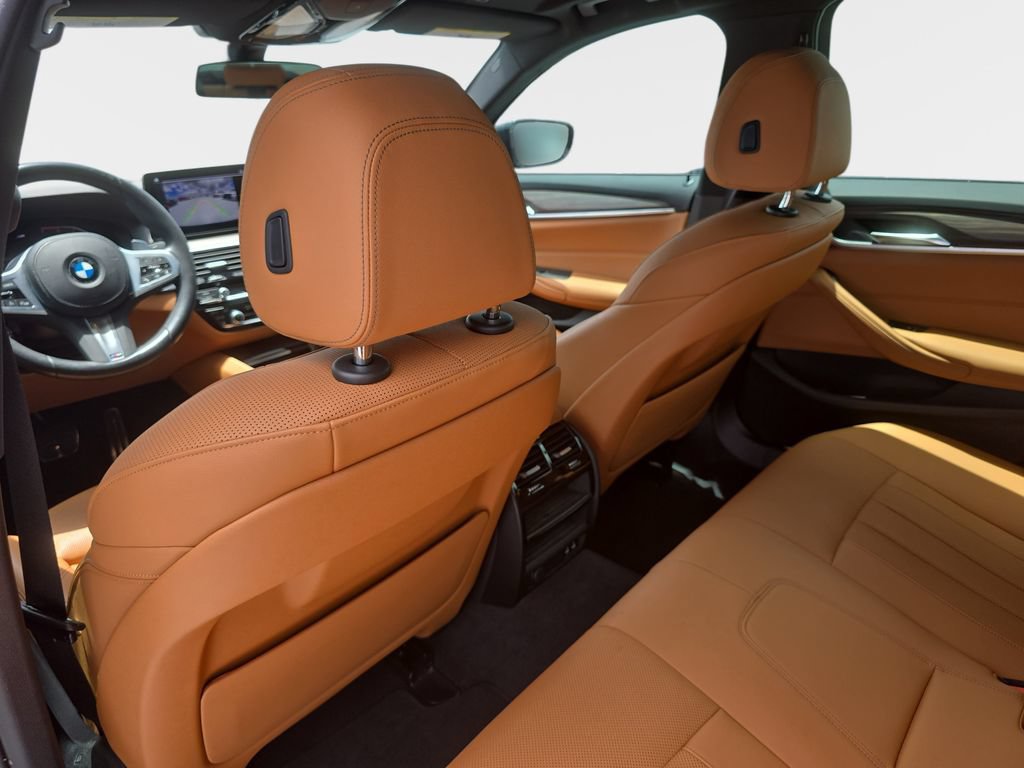 Used 2023 BMW 530i w/ M Sport Package RWD image 10