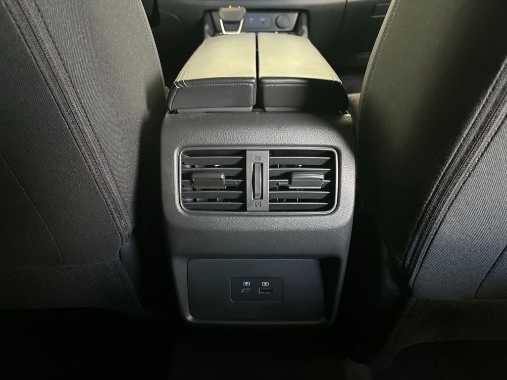 Used 2023 Nissan Rogue SV AWD/4WD image 19
