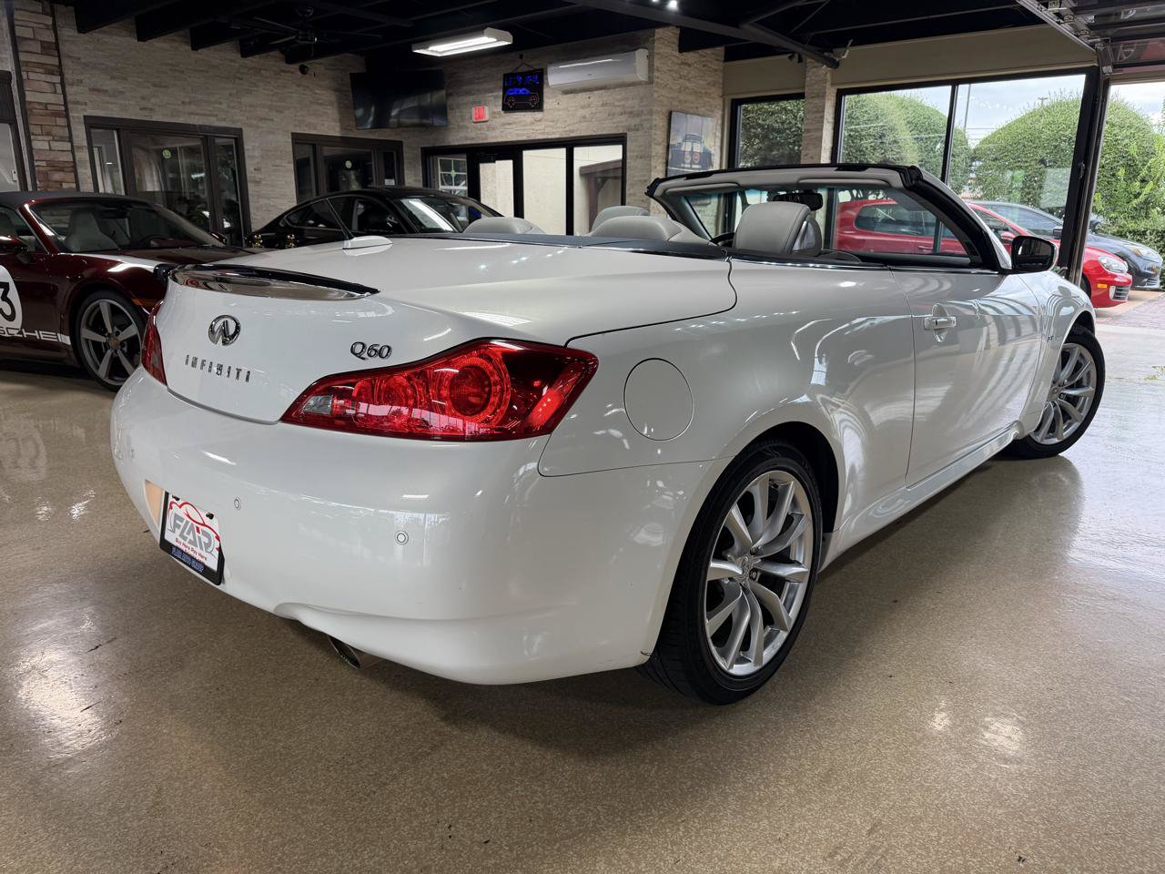 Used 2014 INFINITI Q60 Convertible w/ Premium Package RWD image 10