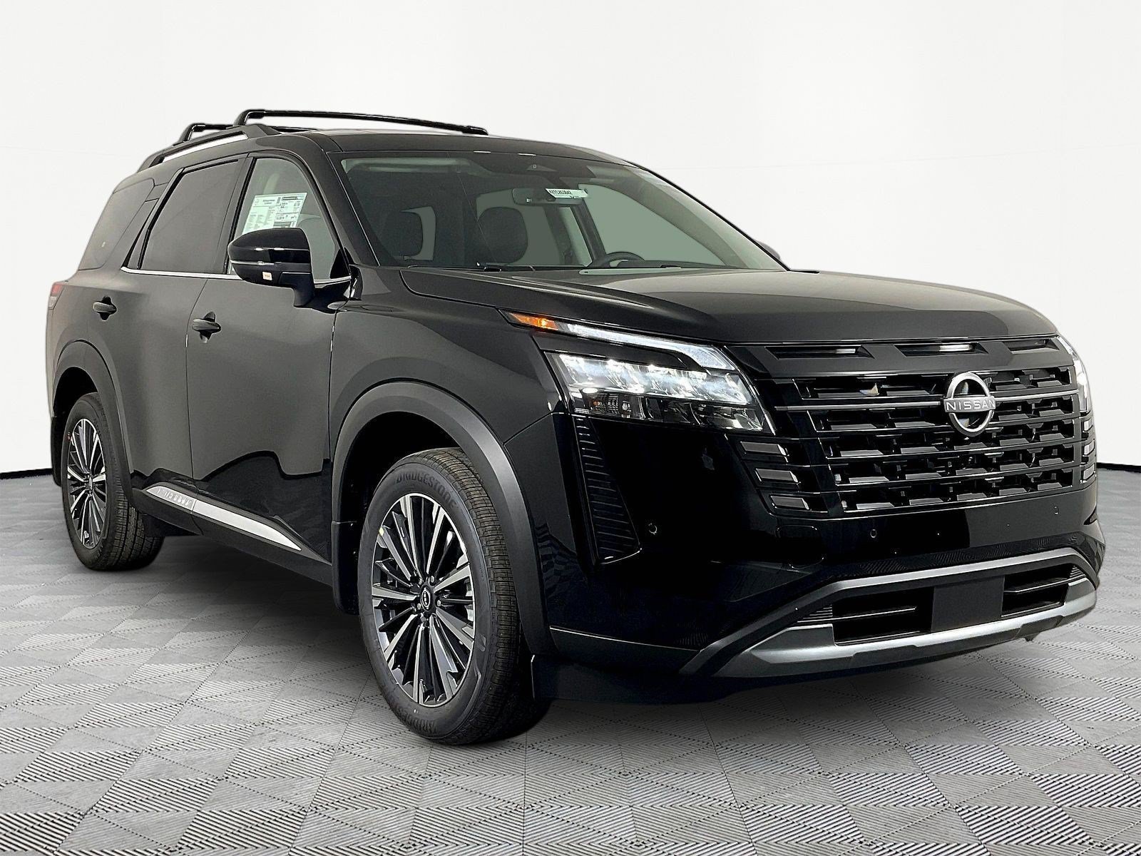 New 2026 Nissan Pathfinder Platinum w/ Lighting Package AWD/4WD image 3