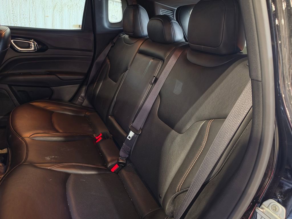 Used 2023 Jeep Compass Limited image 7