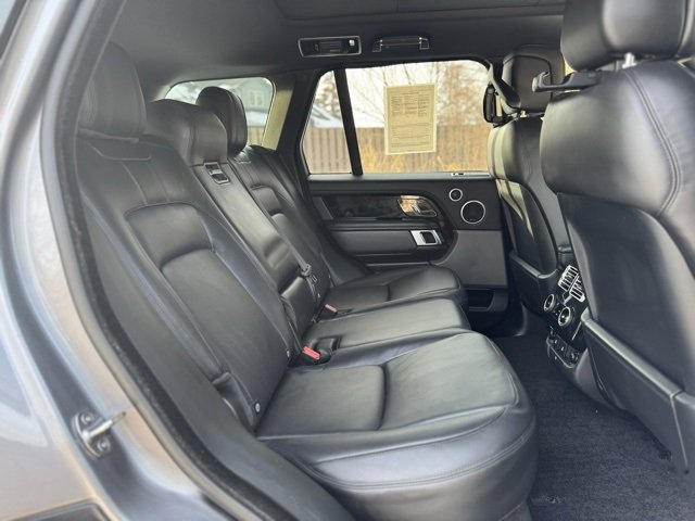 Used 2020 Land Rover Range Rover HSE image 19