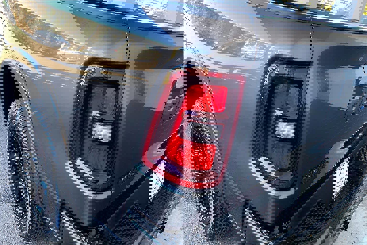 Used 2025 RAM 1500 Laramie w/ Night Edition image 28