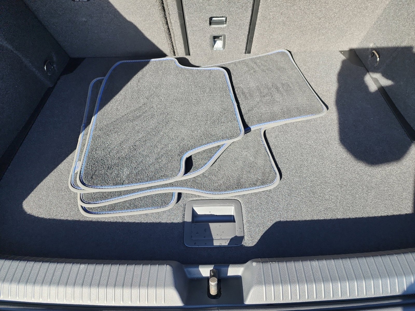 Certified 2025 Volkswagen Golf R Black Edition w/ Euro Stye Package image 31