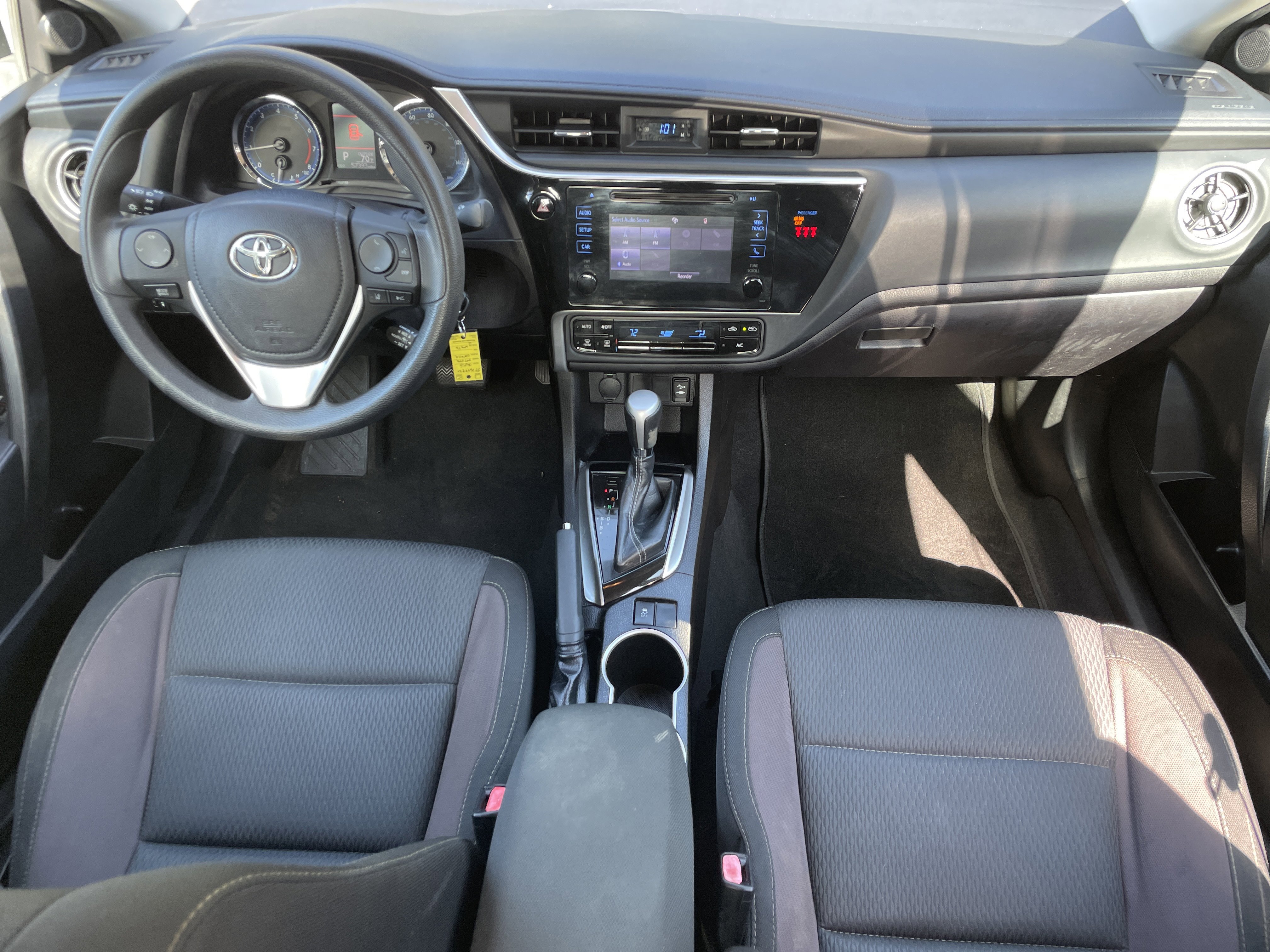 Used 2018 Toyota Corolla L image 12