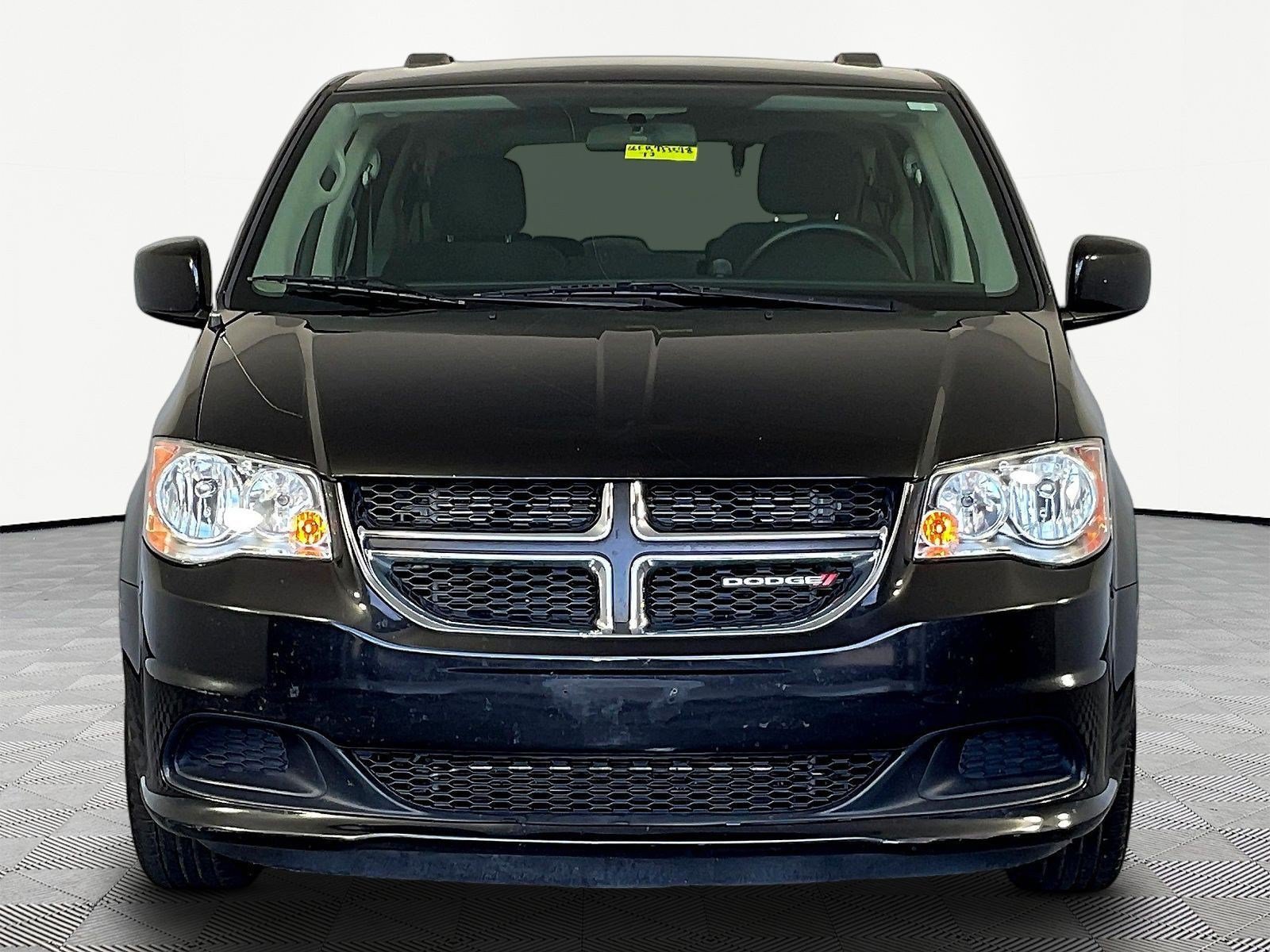 Used 2015 Dodge Grand Caravan SXT FWD image 2