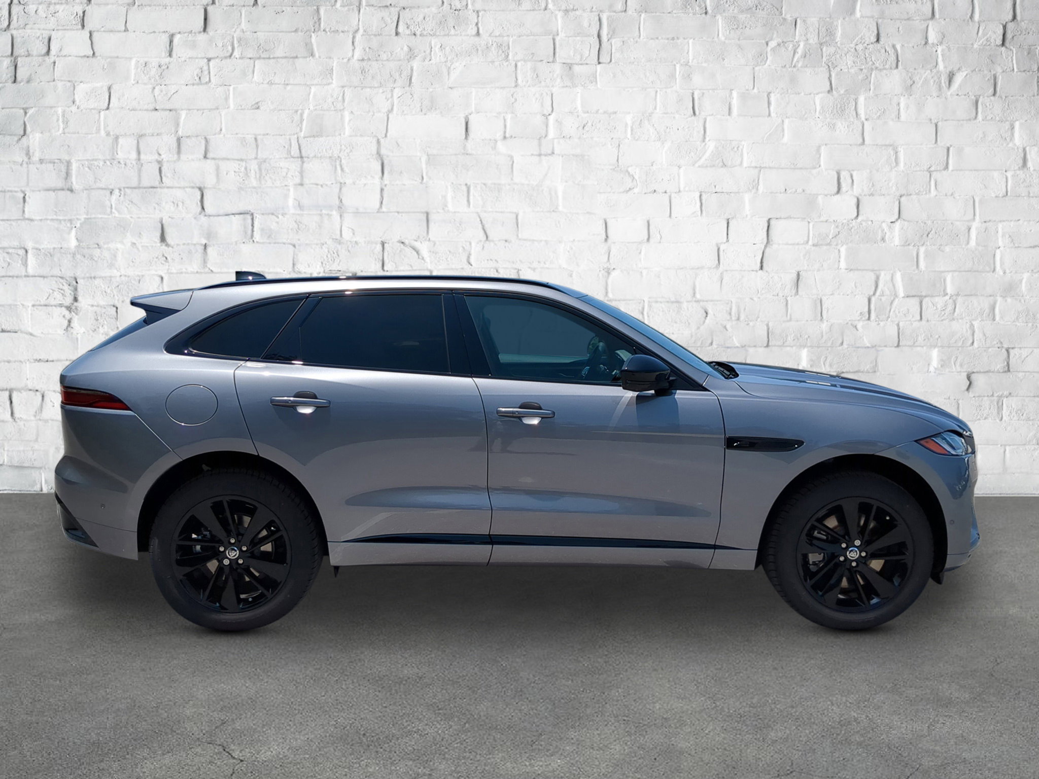 New 2026 Jaguar F-PACE R-Dynamic S image 7
