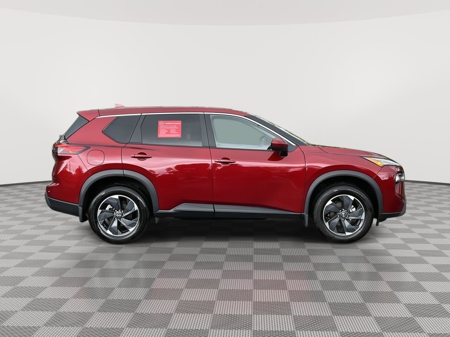 Used 2024 Nissan Rogue SV AWD/4WD image 4