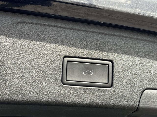 Used 2022 Volkswagen Atlas Cross Sport SE image 21