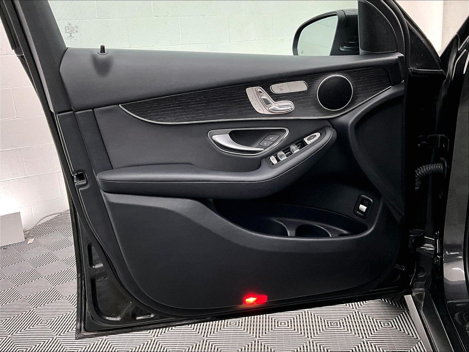 Certified 2022 Mercedes-Benz GLC 300 image 24