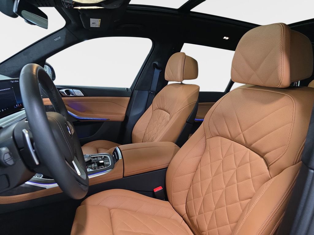 Used 2026 BMW X7 xDrive40i w/ Premium Package image 17