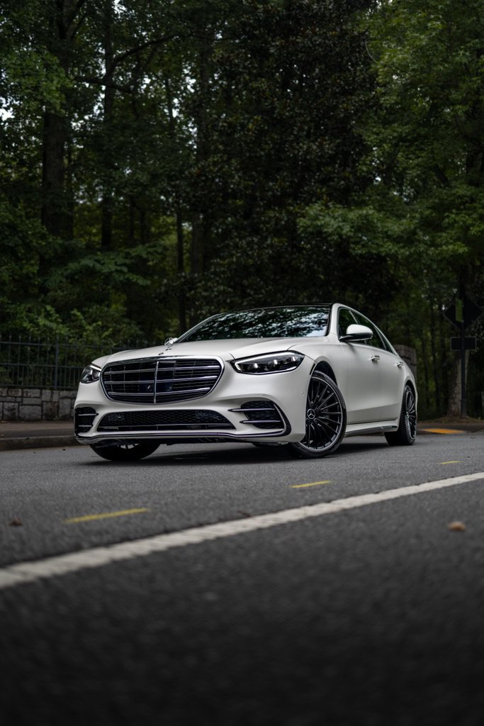 Used 2022 Mercedes-Benz S 500 4MATIC w/ AMG Line Package image 37