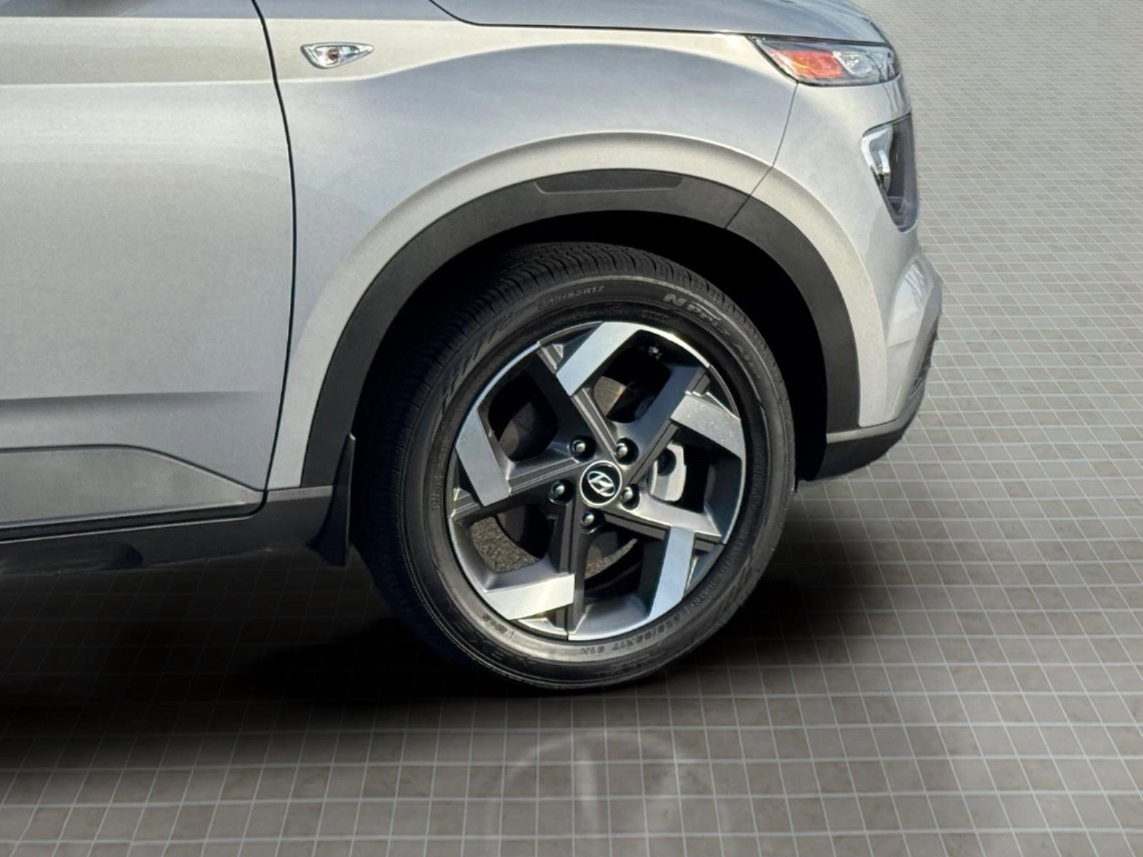Certified 2025 Hyundai Venue SEL FWD image 13