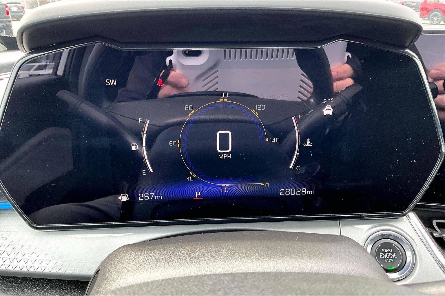 Used 2025 Chevrolet Trax LT FWD image 21