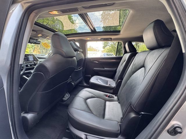Used 2020 Toyota Highlander Platinum AWD/4WD image 22