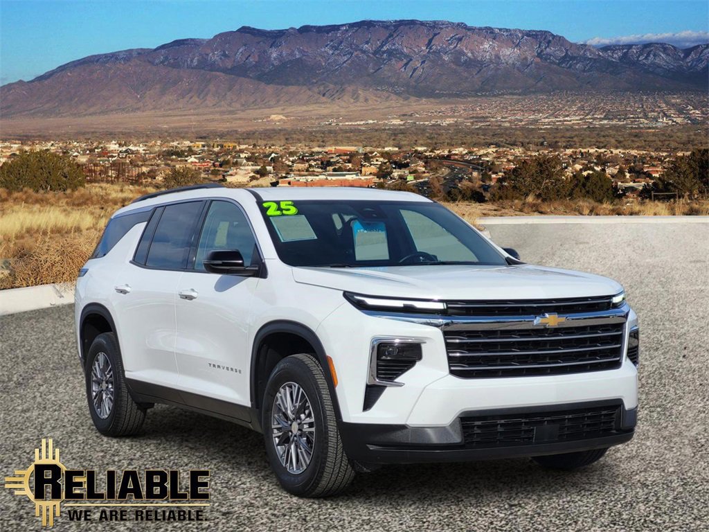 Certified 2025 Chevrolet Traverse LT