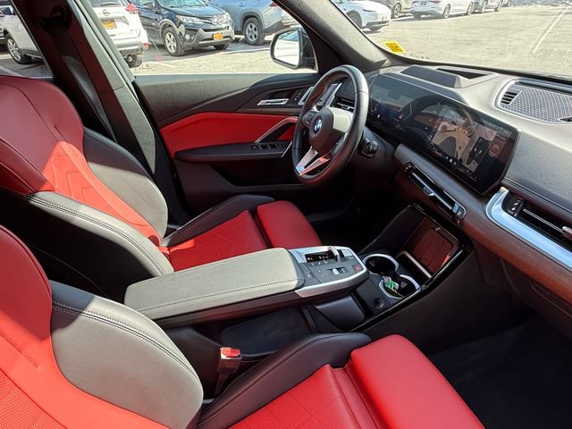 Used 2025 BMW X1 xDrive28i w/ Technology Package image 27