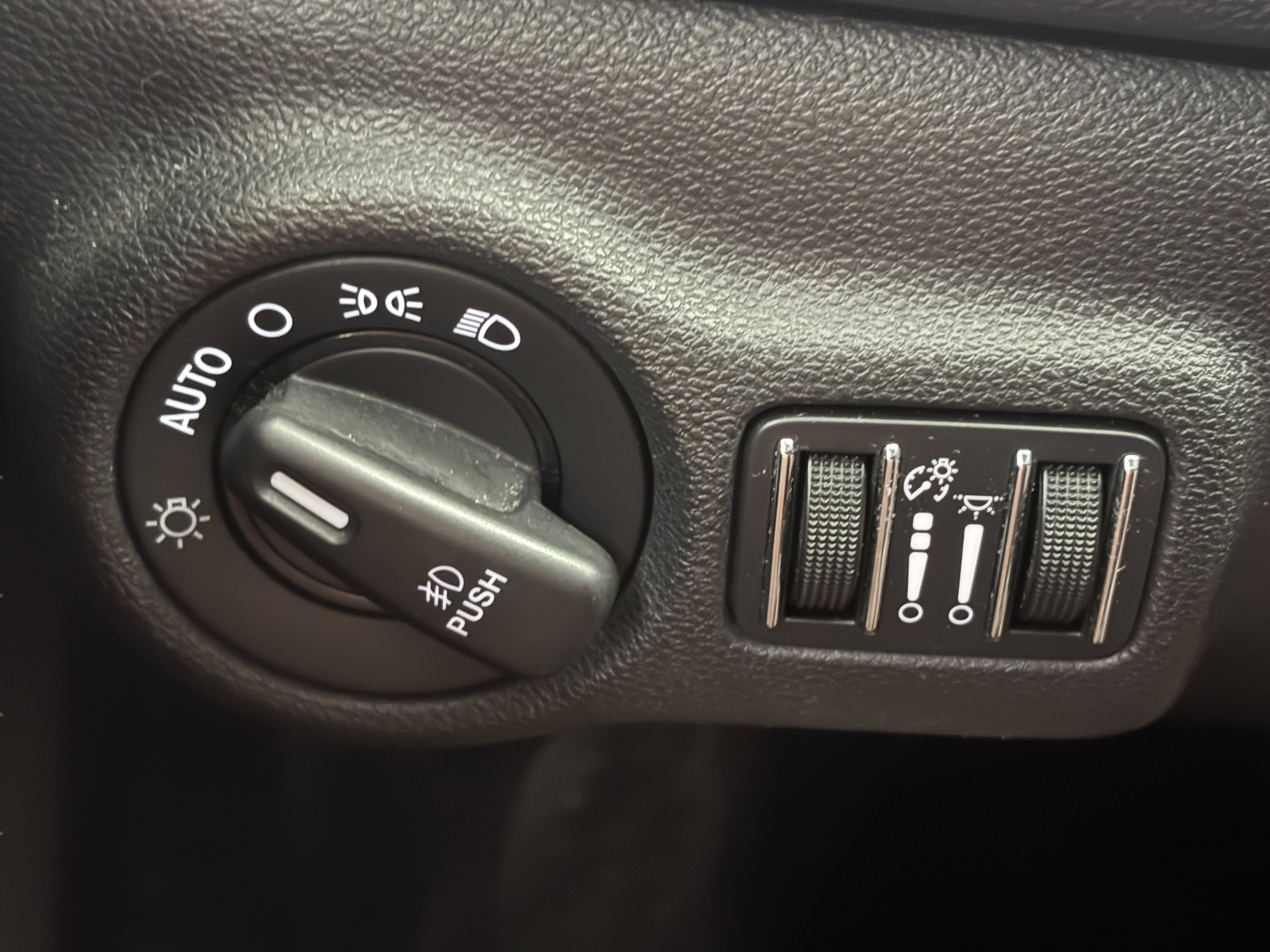 Used 2014 Dodge Dart Limited FWD image 17