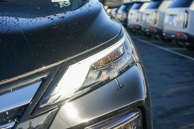 Used 2025 Nissan Rogue S image 10