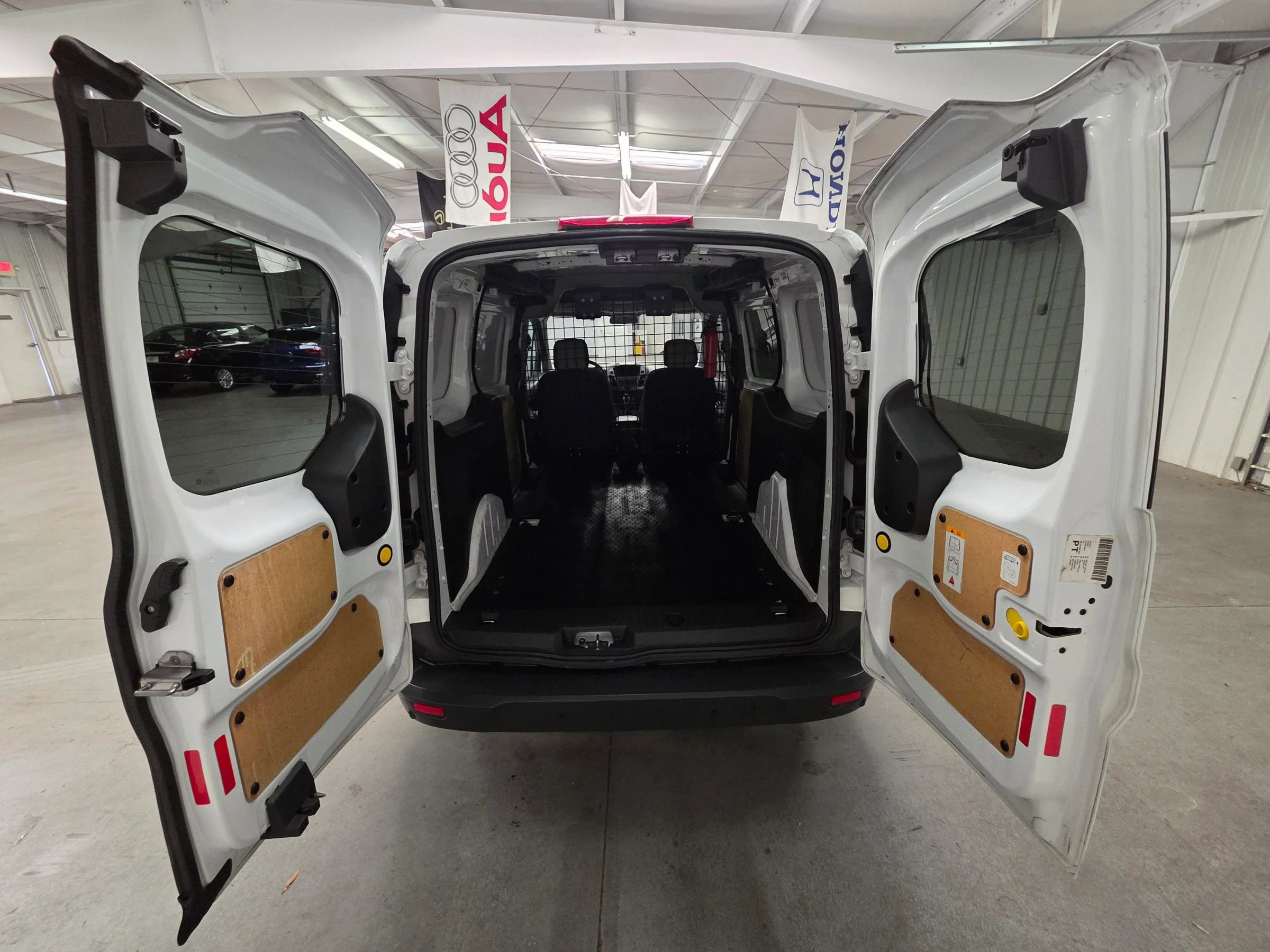 Used 2017 Ford Transit Connect XLT FWD image 33