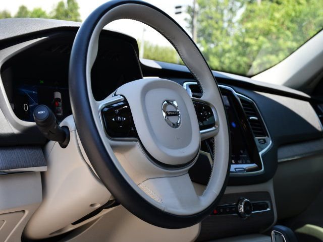 Certified 2023 Volvo XC90 B6 Plus w/ Protection Package Premier AWD/4WD image 12
