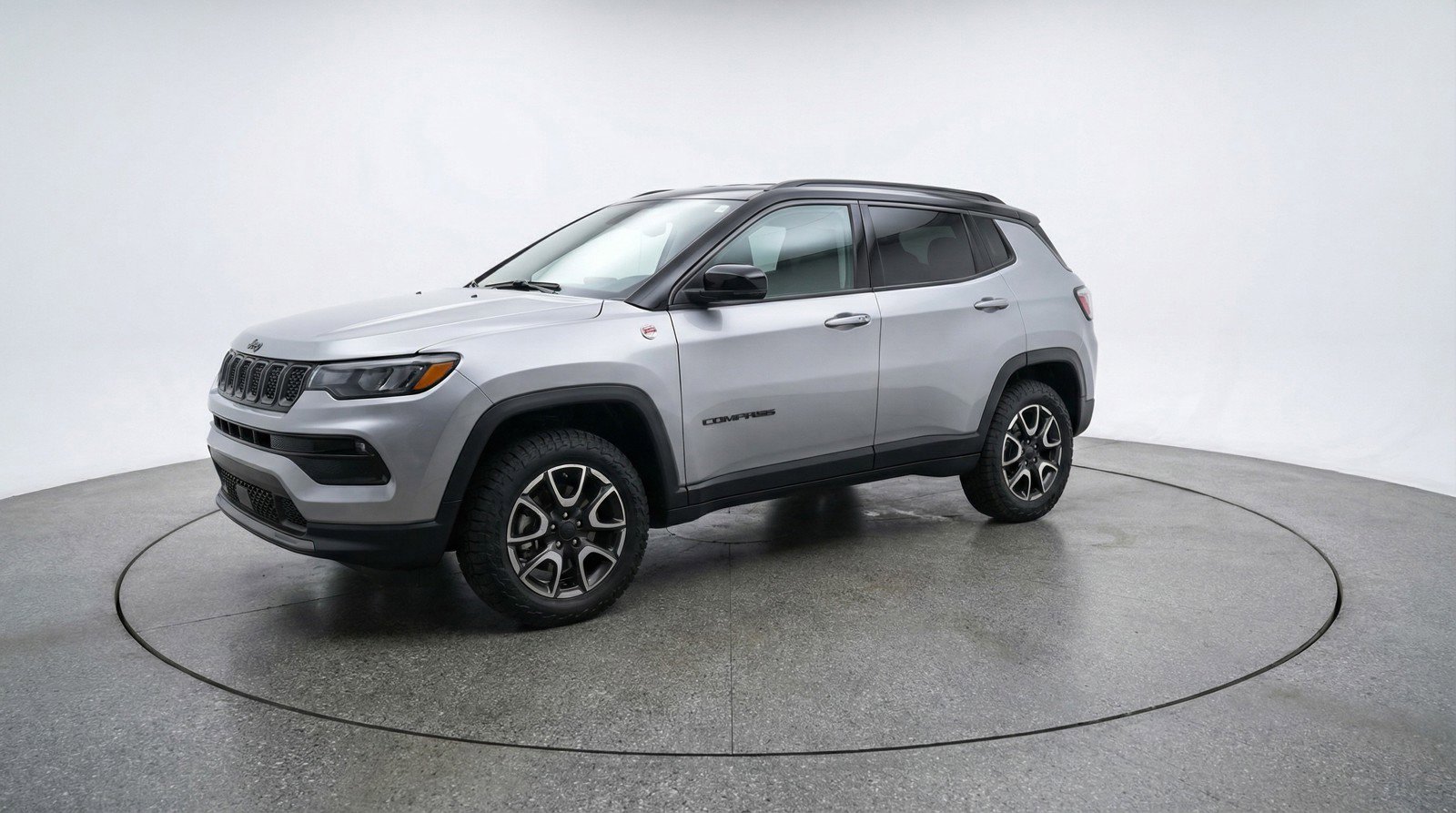 Used 2025 Jeep Compass Trailhawk AWD/4WD image 3