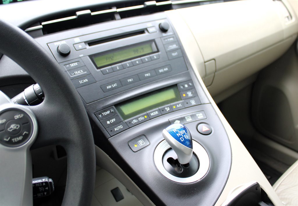 Used 2011 Toyota Prius Five image 22