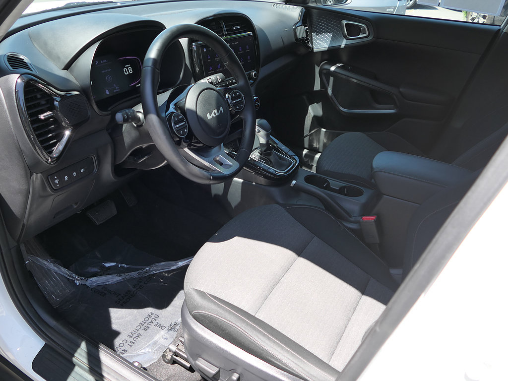 Used 2023 Kia Soul EX FWD image 12