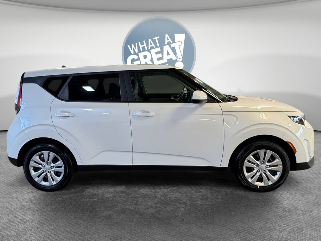 Certified 2024 Kia Soul LX FWD image 2