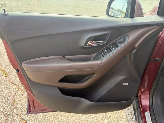 Used 2016 Chevrolet Trax LTZ AWD/4WD image 11
