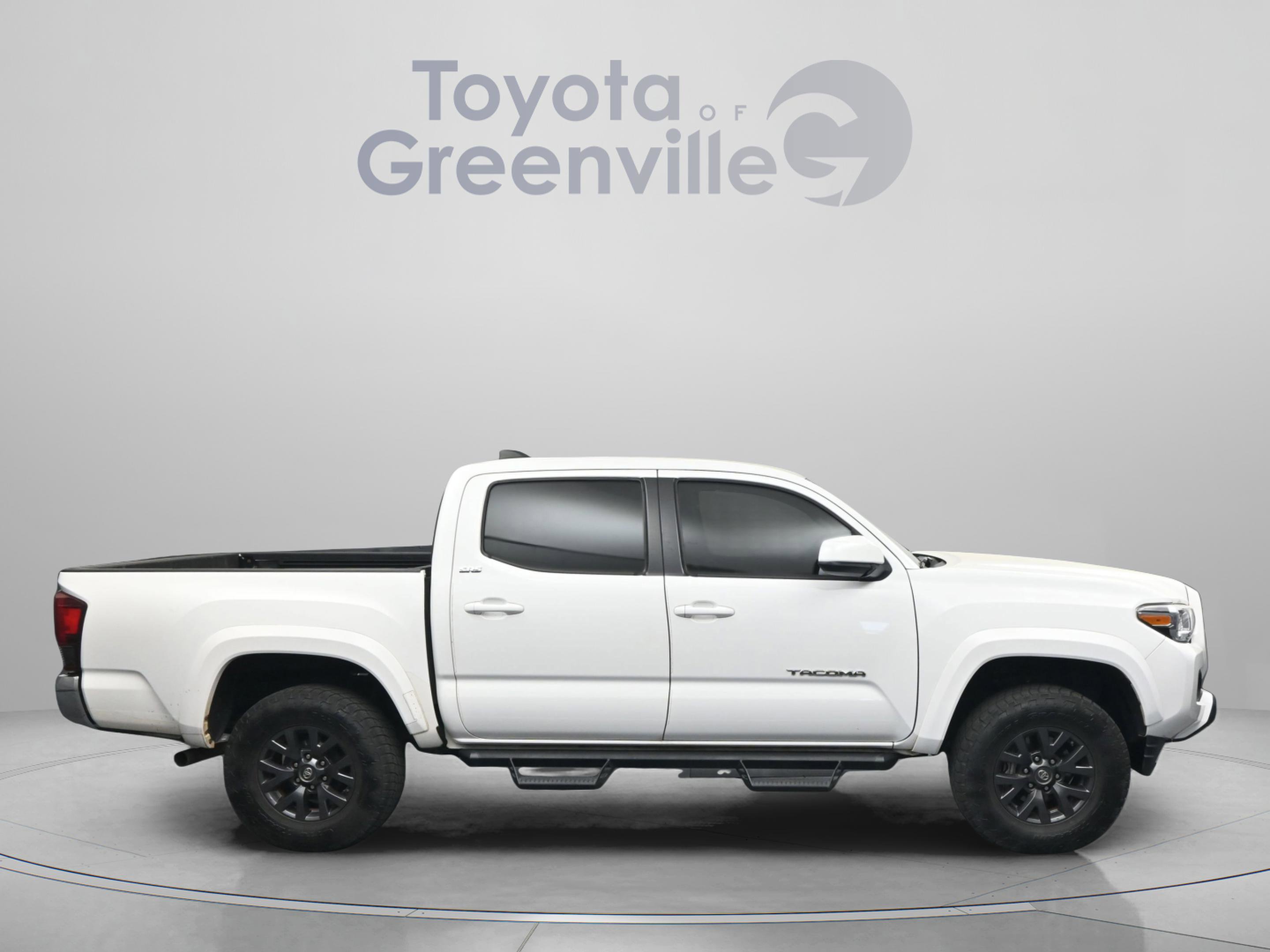 Used 2020 Toyota Tacoma SR5 AWD/4WD image 17