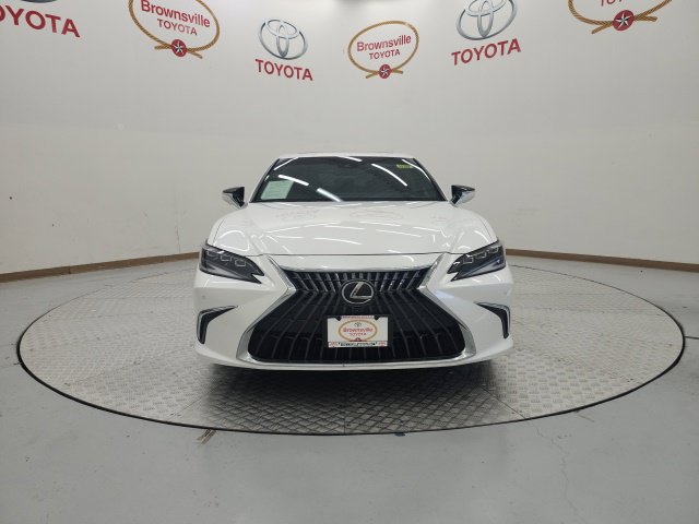Used 2025 Lexus ES 300h Ultra Luxury FWD image 4