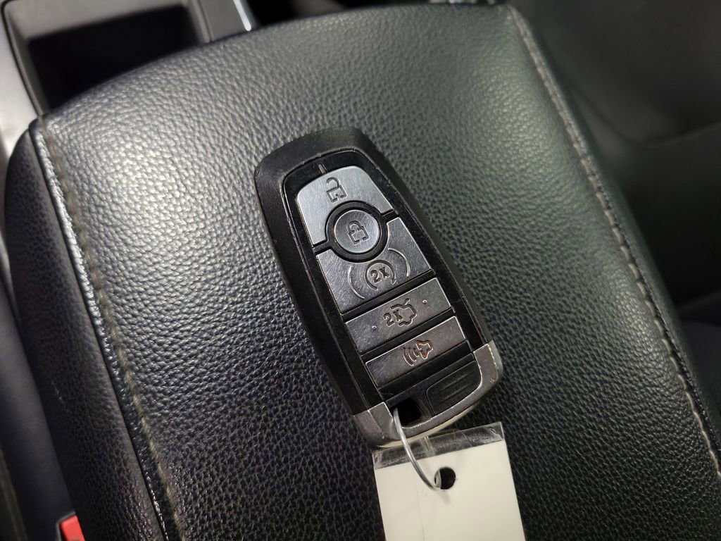 Used 2018 Ford Fusion Titanium image 16