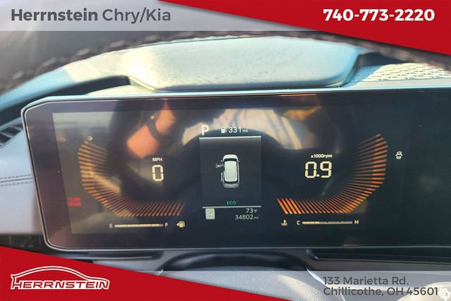 Used 2025 Kia Carnival FWD image 17