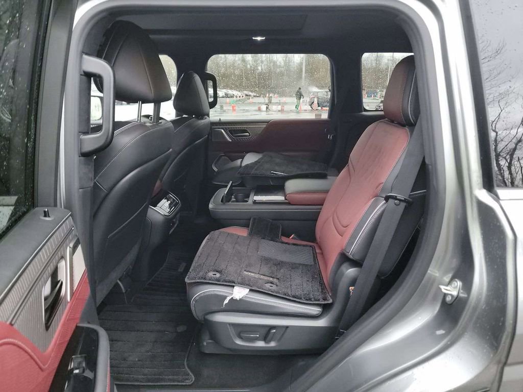 Used 2025 INFINITI QX80 Autograph w/ Autograph Exterior Package image 13