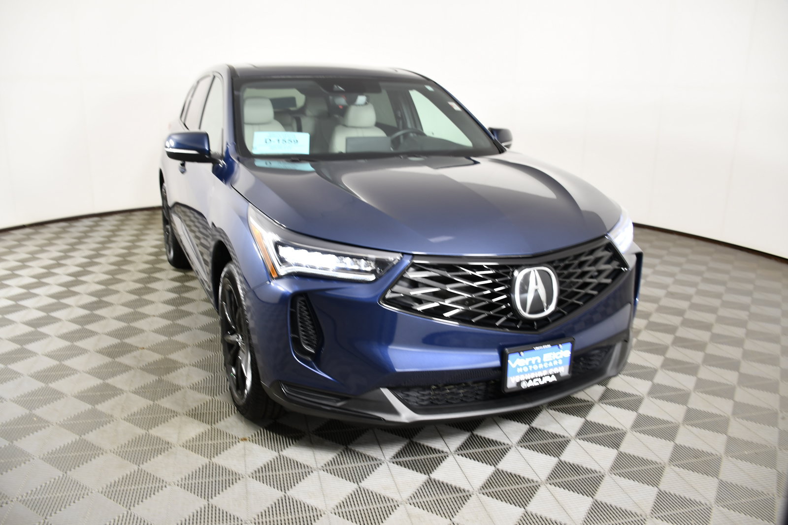 Used 2025 Acura RDX SH-AWD image 3