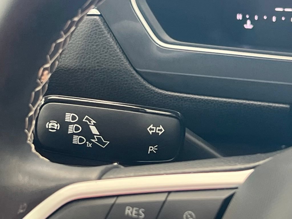 Certified 2024 Volkswagen Tiguan SE AWD/4WD image 14