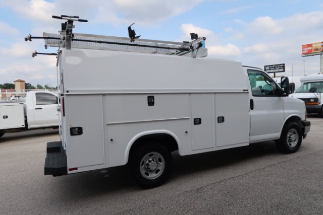 Used 2020 Chevrolet Express 3500 w/ Power Convenience Package RWD image 4