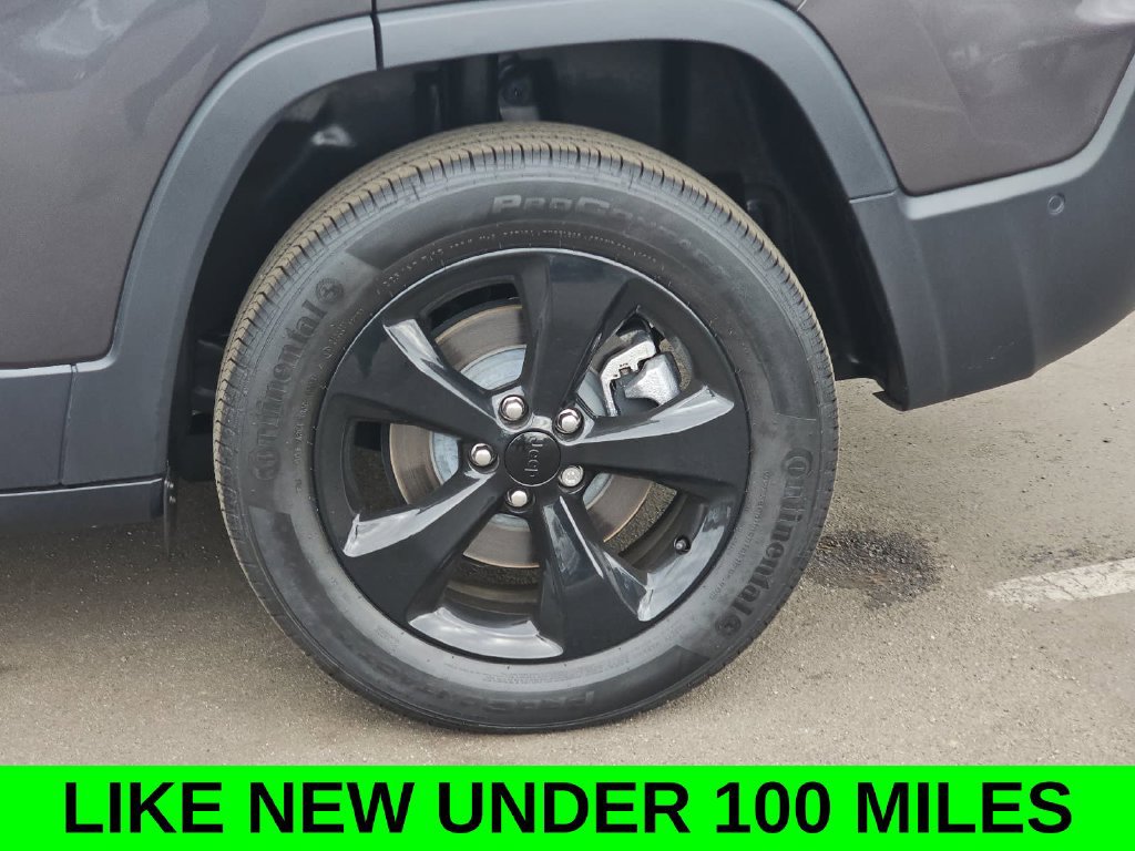 Used 2023 Jeep Cherokee Altitude Lux AWD/4WD image 37