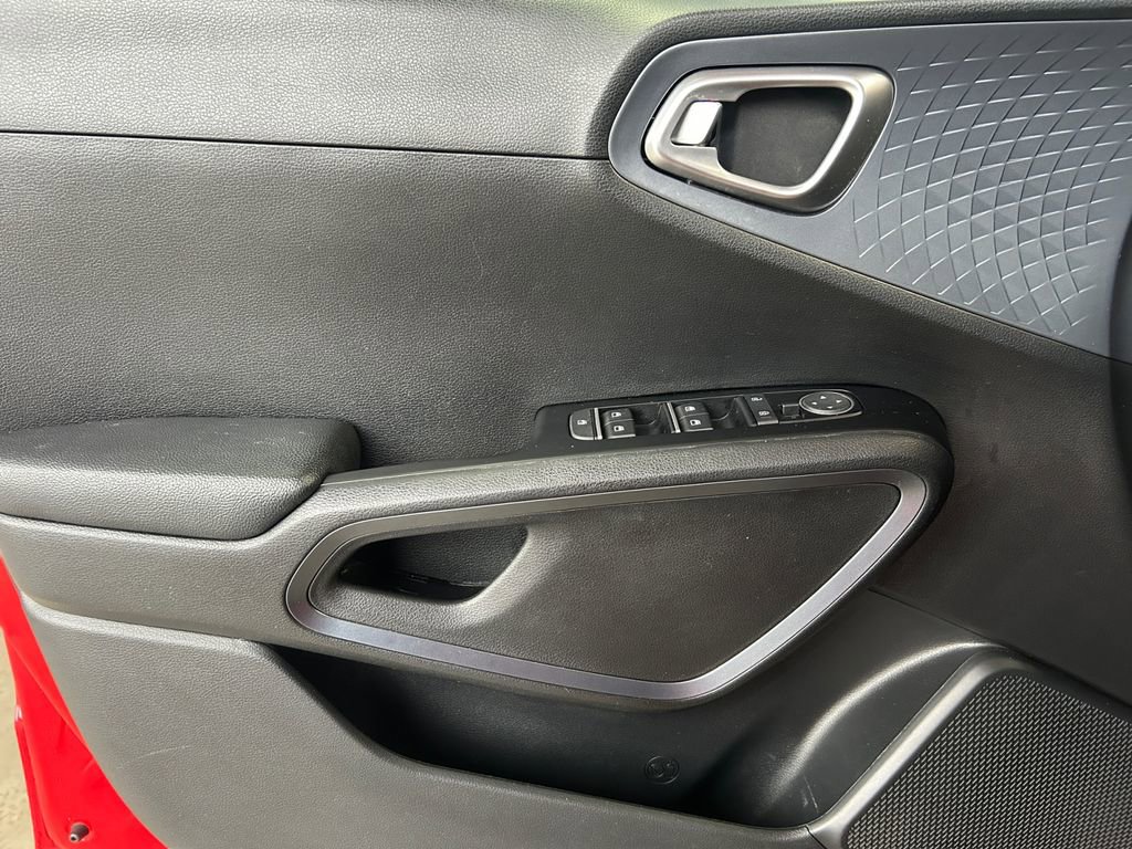 Used 2024 Kia Soul EX image 22