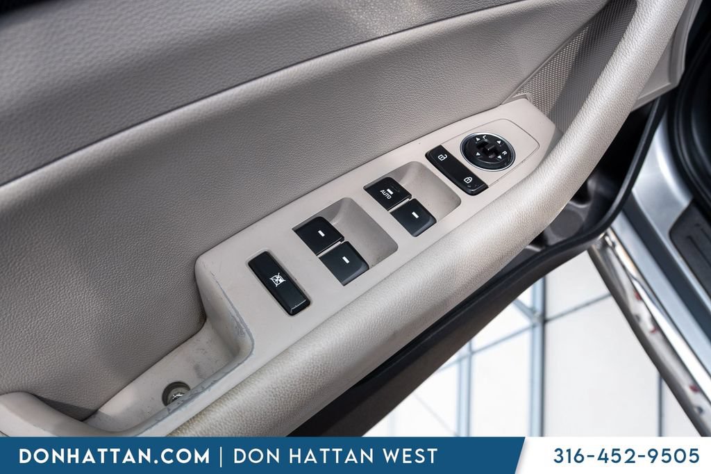 Used 2017 Hyundai Sonata Sport w/ Value Edition Package 02 FWD image 14