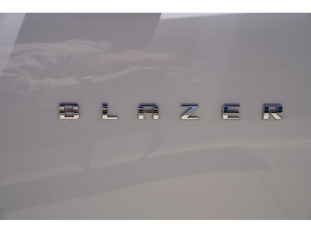 Used 2025 Chevrolet Blazer LT AWD/4WD image 9