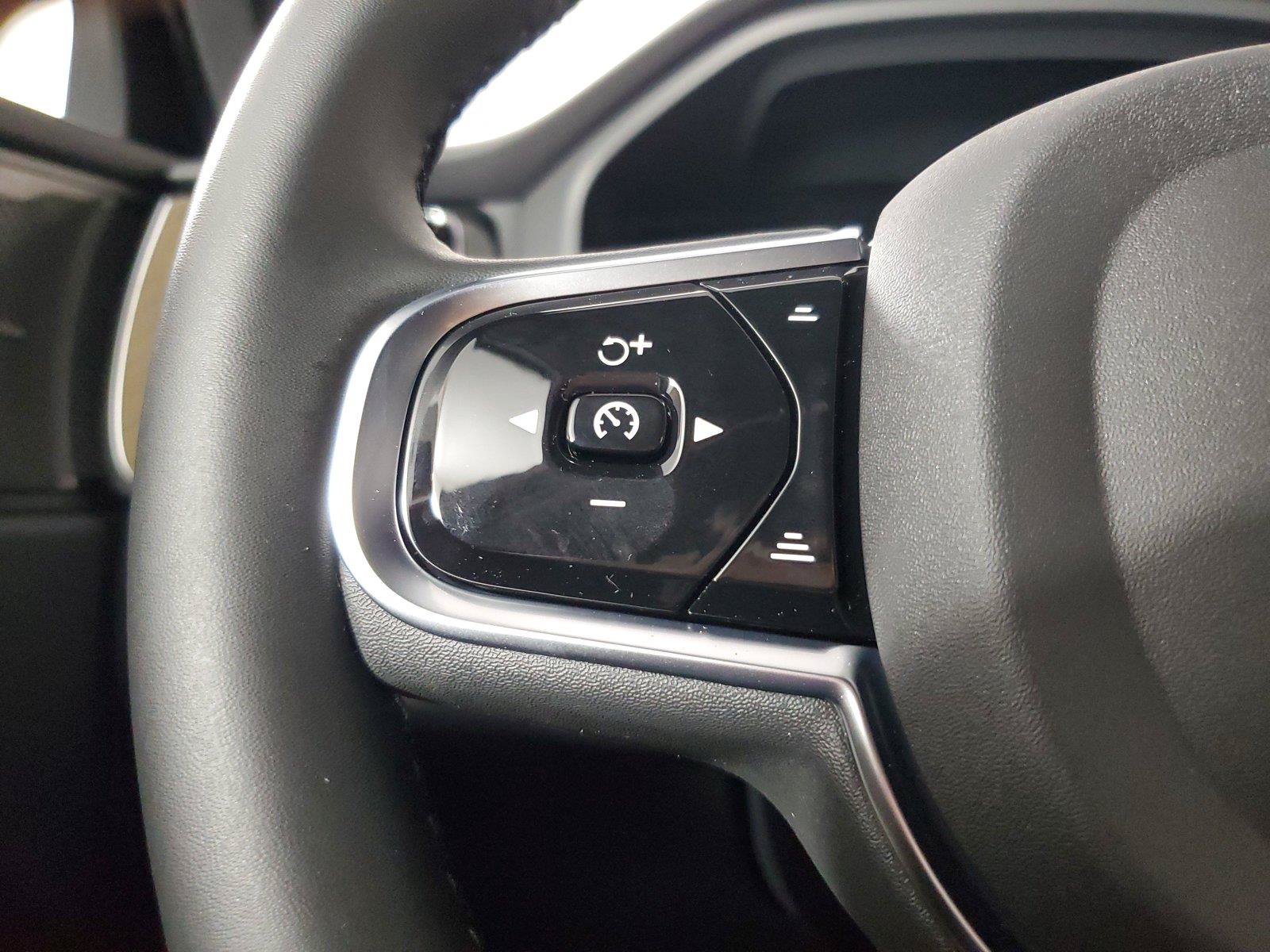 New 2027 Volvo XC60 B5 Plus AWD/4WD image 25
