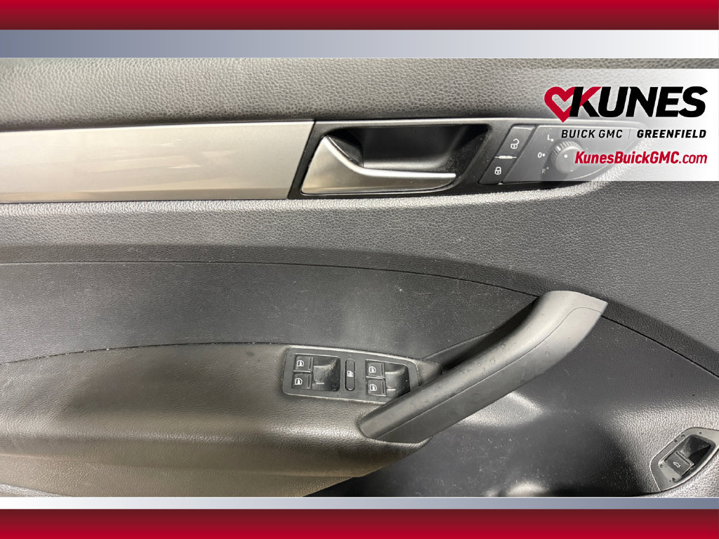 Used 2013 Volkswagen Passat 2.5 S FWD image 15