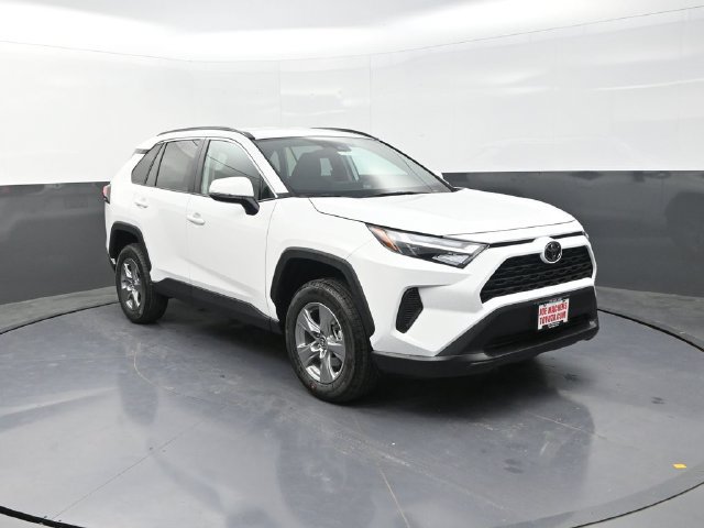 Used 2025 Toyota RAV4 XLE AWD/4WD image 10