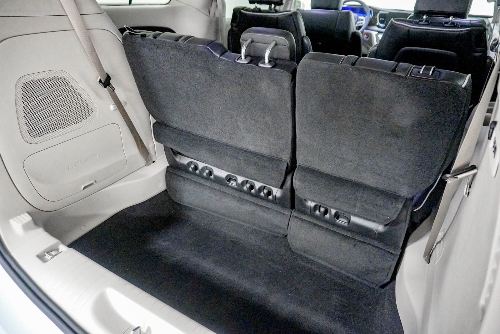 Used 2022 Chrysler Pacifica Limited image 8