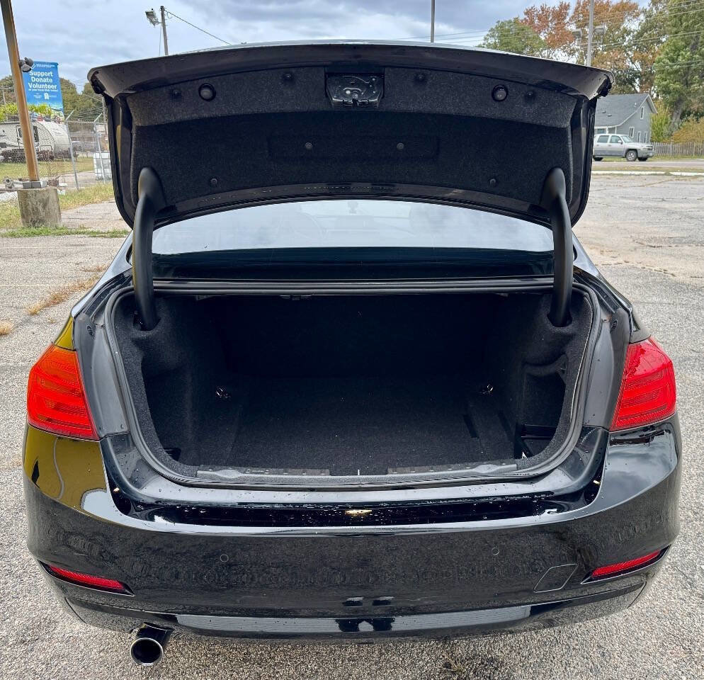 Used 2015 BMW 320i xDrive Sedan image 9