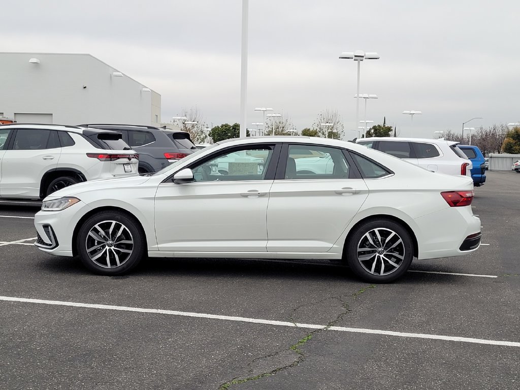 New 2026 Volkswagen Jetta SE FWD image 8