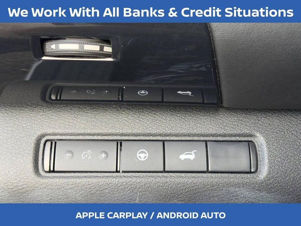 Certified 2025 Nissan Pathfinder SV image 26